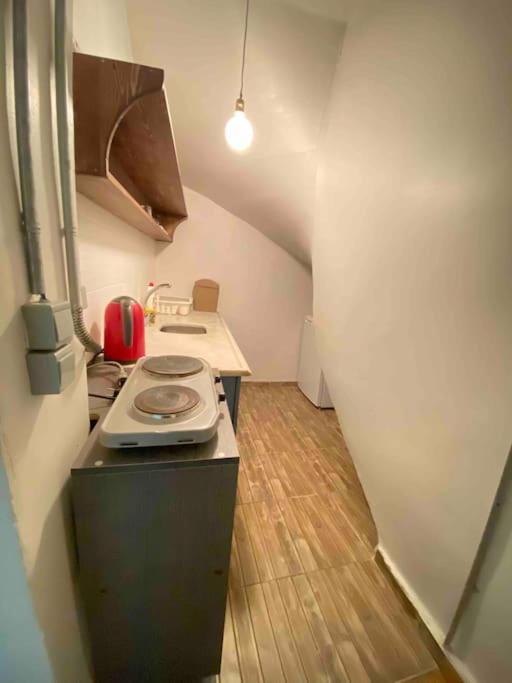 Daire Cozy Flat Near Galata Tower And Metro Station