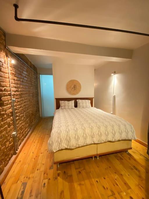 Cozy Flat Near Galata Tower And Metro Station Daire İstanbul